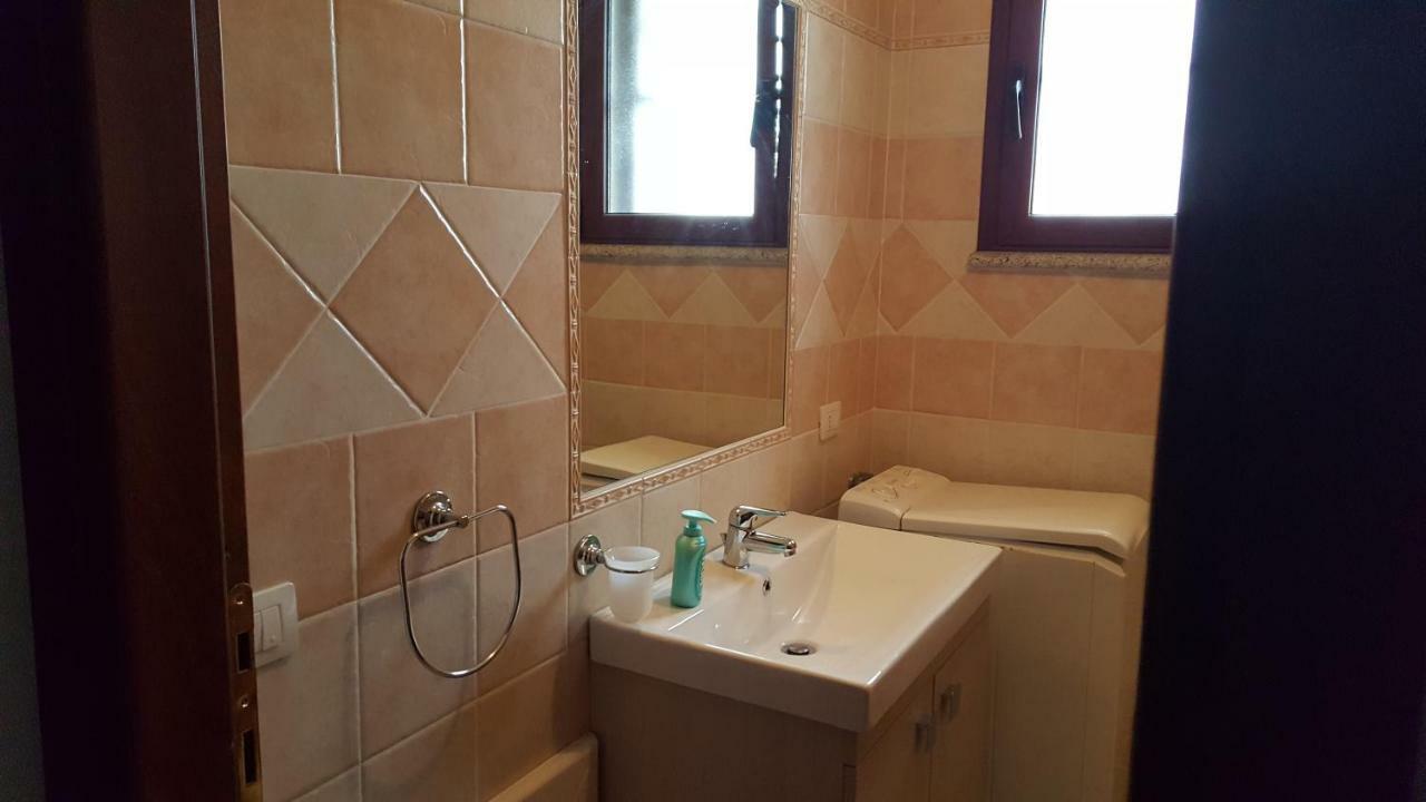 Casa Alice Apartment Budoni Bagian luar foto